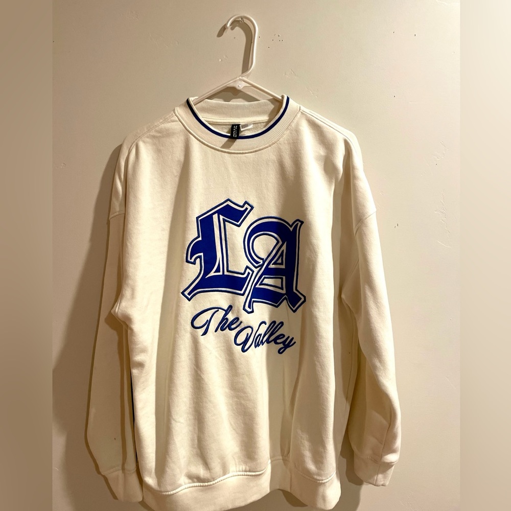 LA Oversized Crewneck, Never worn in great condition